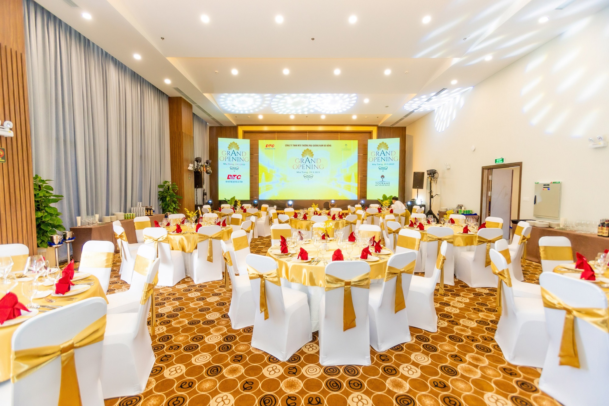 Crystal Grand Hall tầng 4